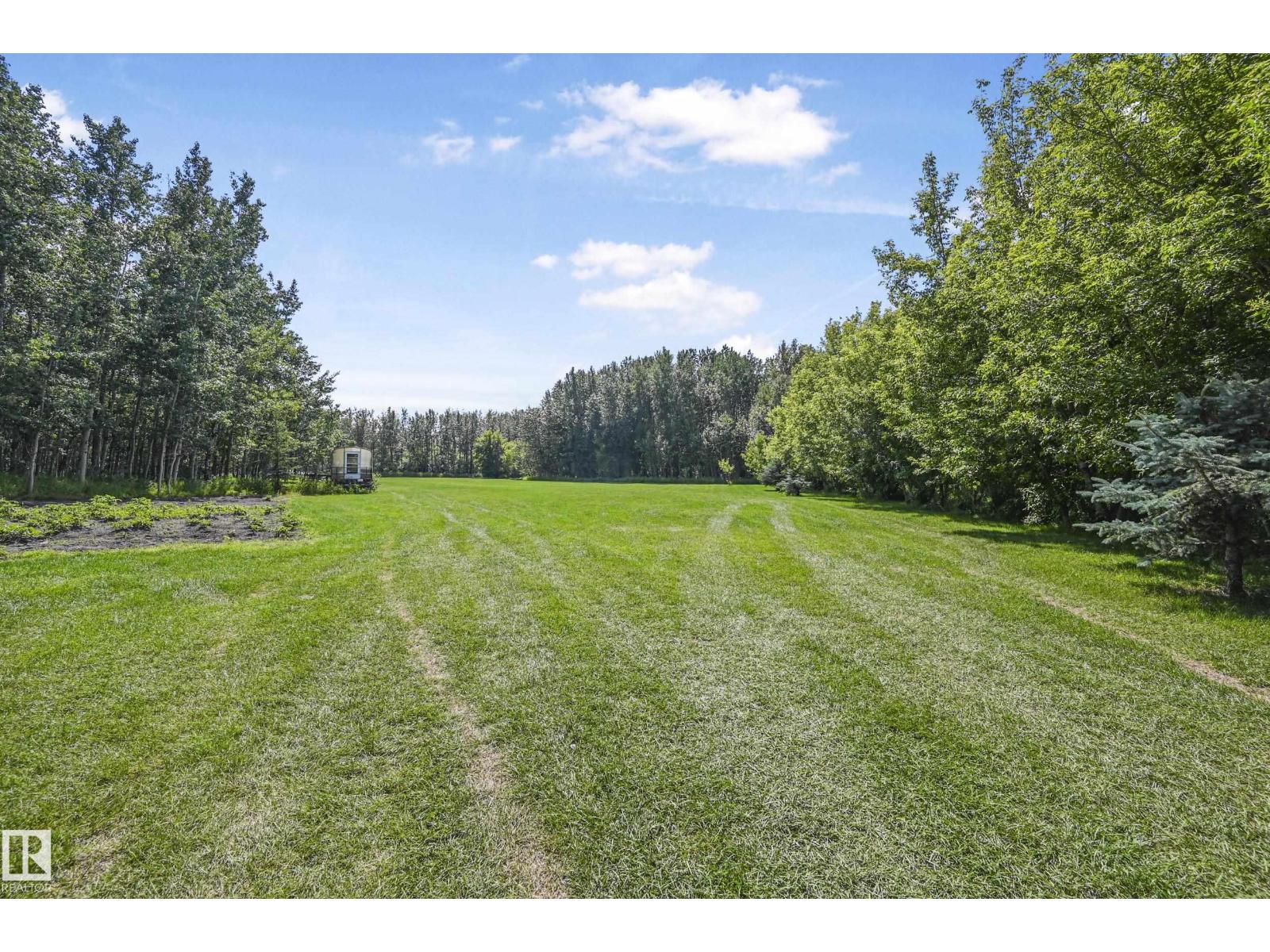 #11-474012 RGE ROAD 242 - 67