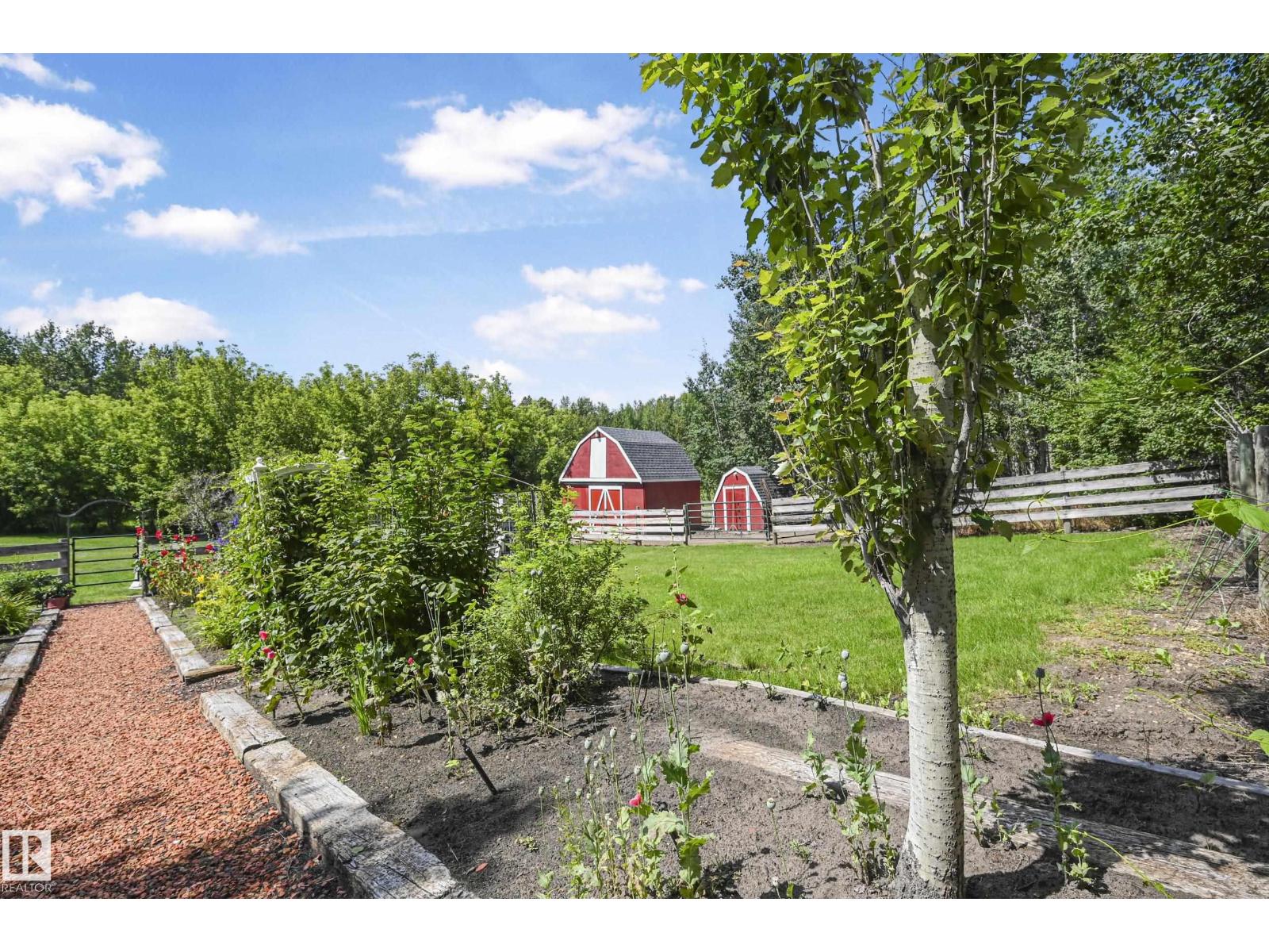 #11-474012 RGE ROAD 242 - 64