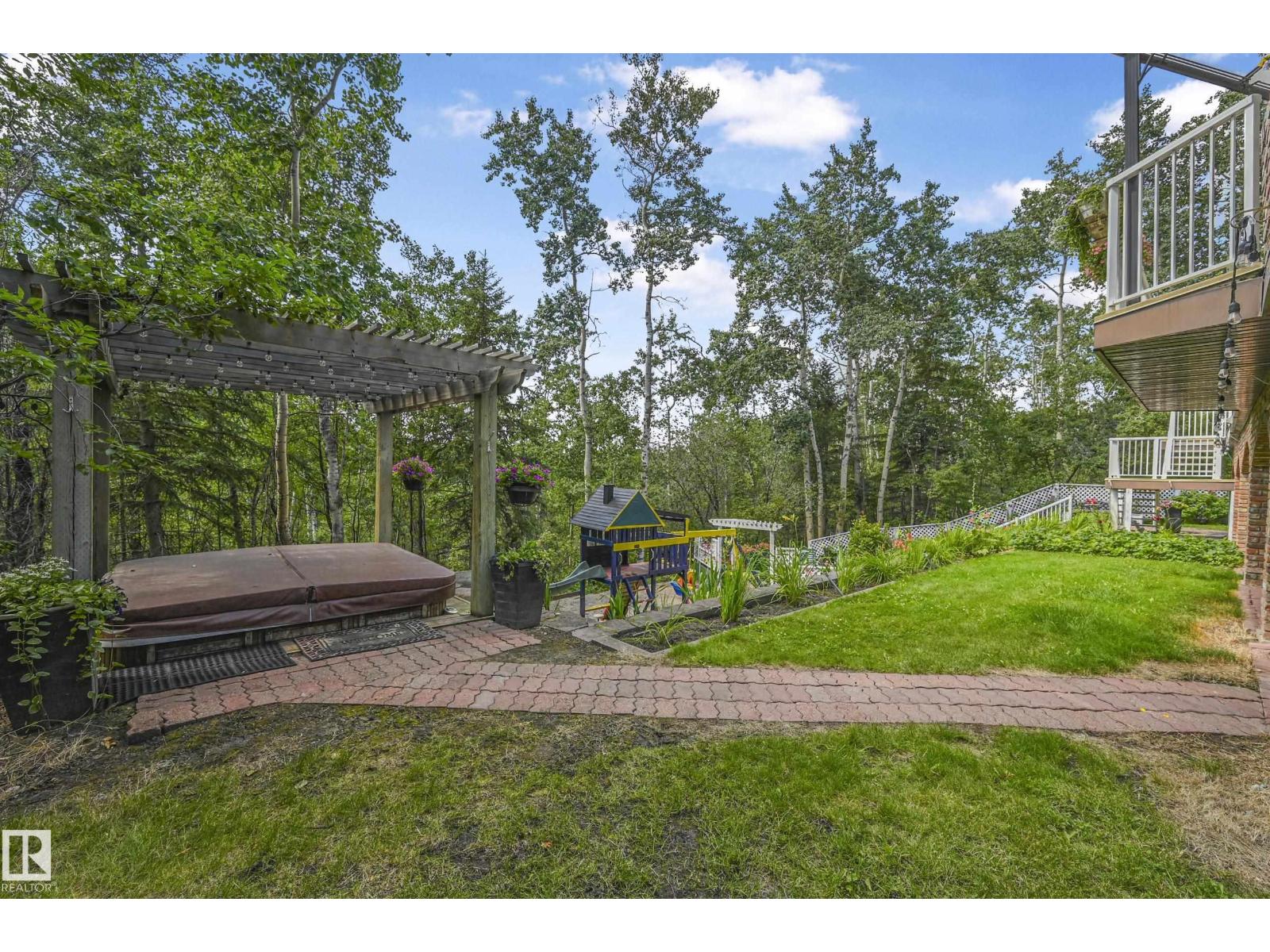 #11-474012 RGE ROAD 242 - 57