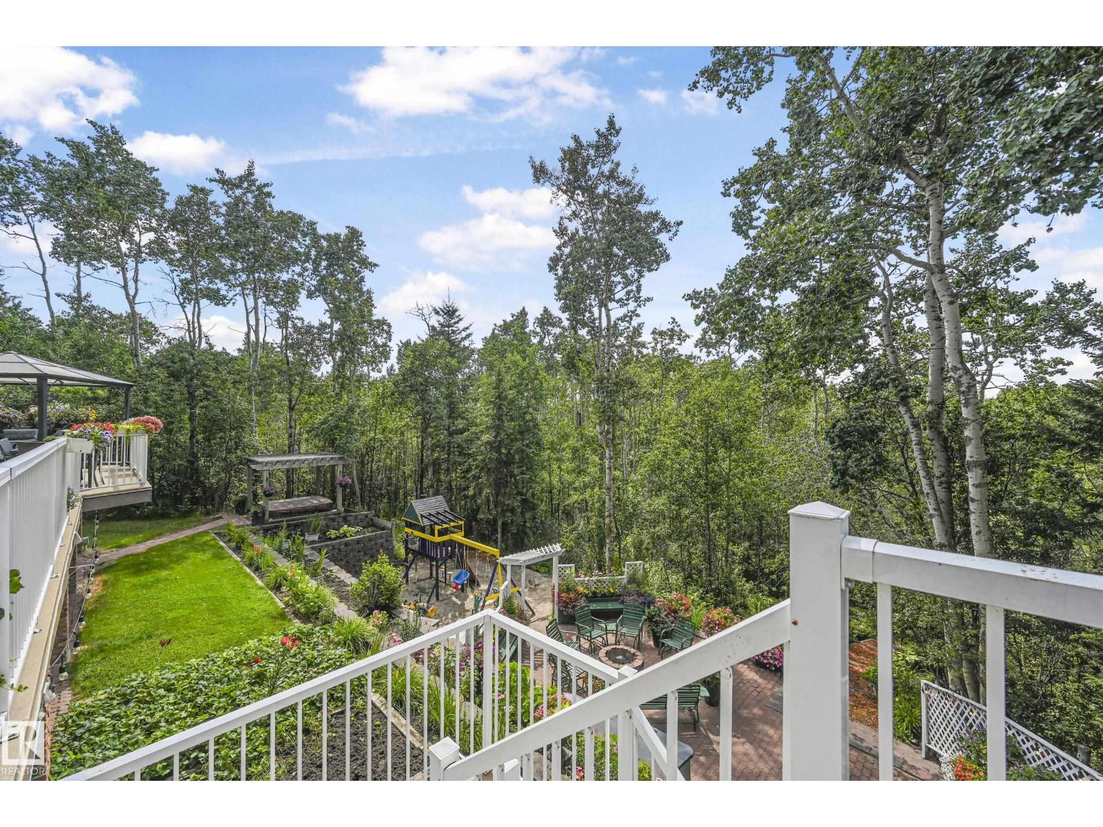 #11-474012 RGE ROAD 242 - 52