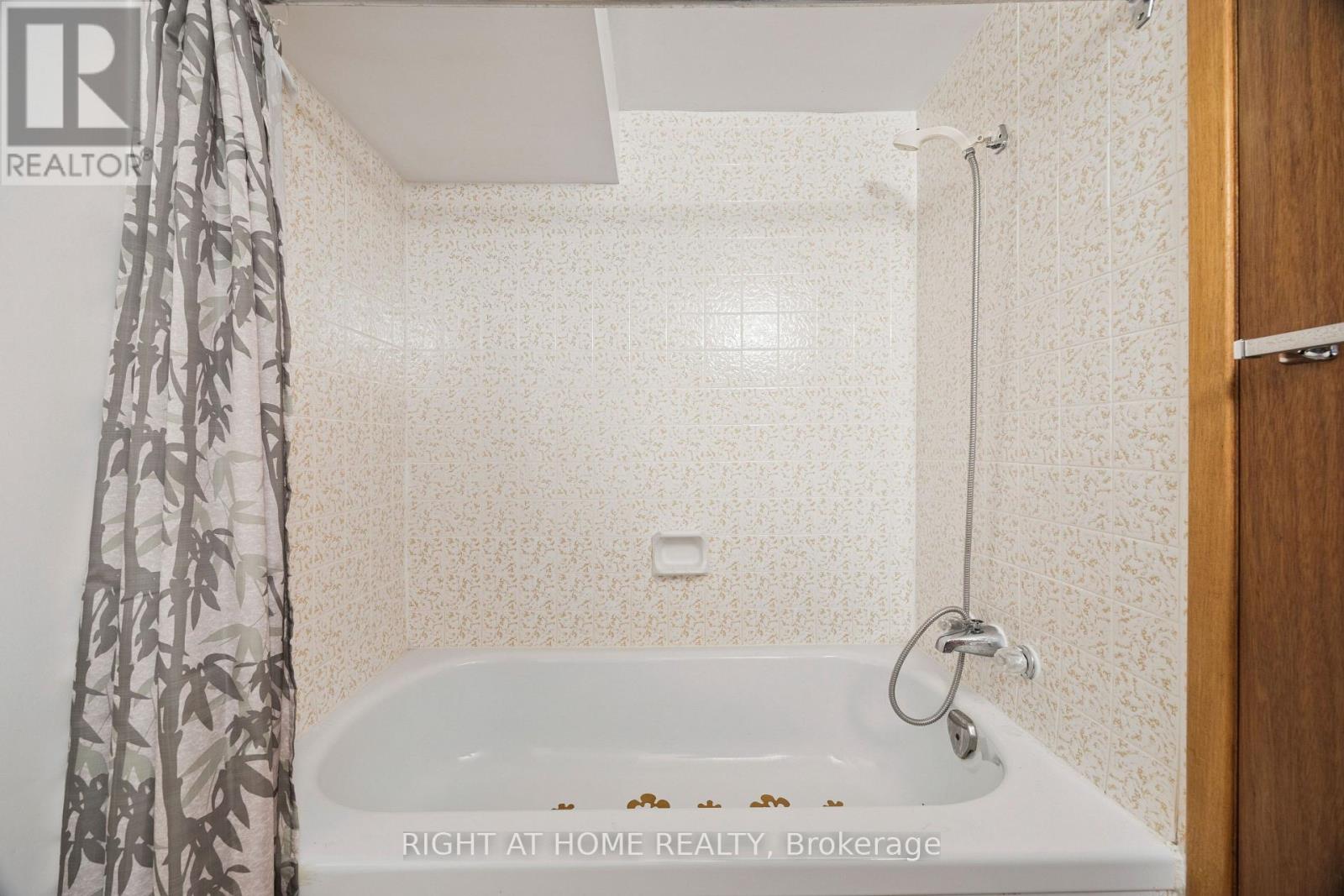 126 HOMESTEAD ROAD - 33