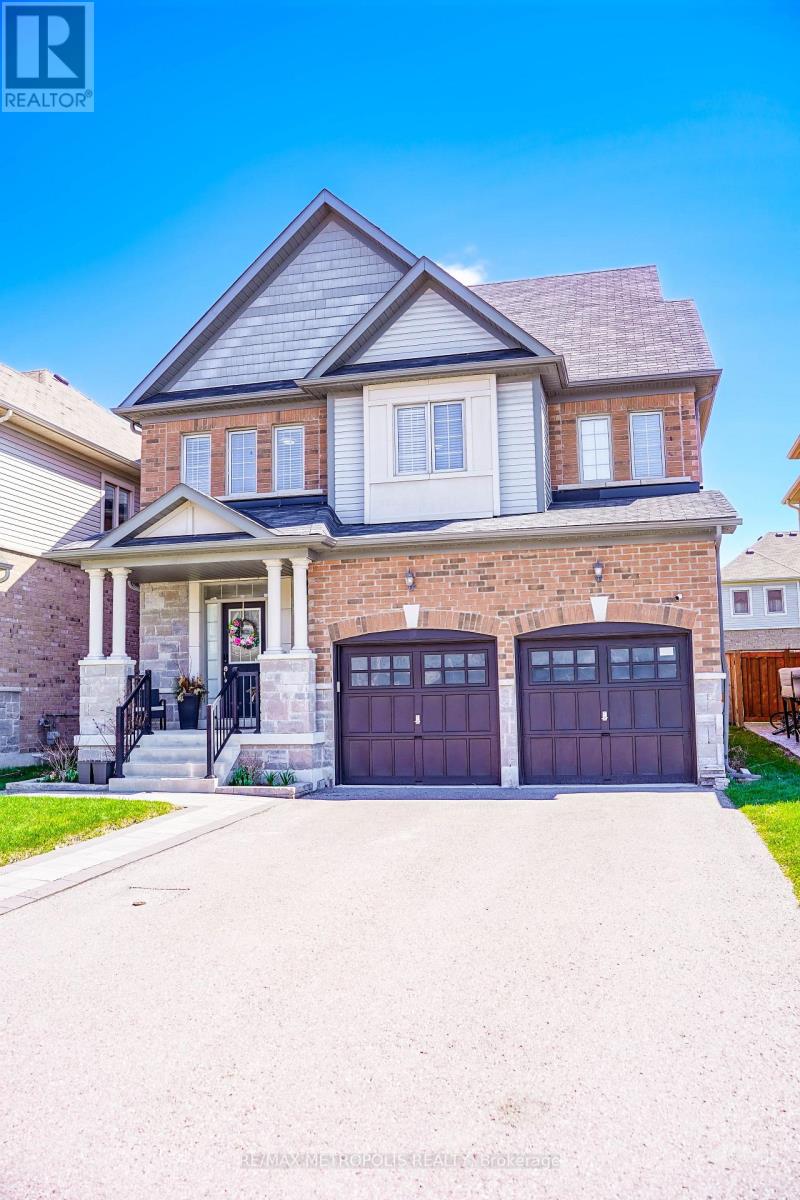 82 MCROBERTS CRESCENT - 3