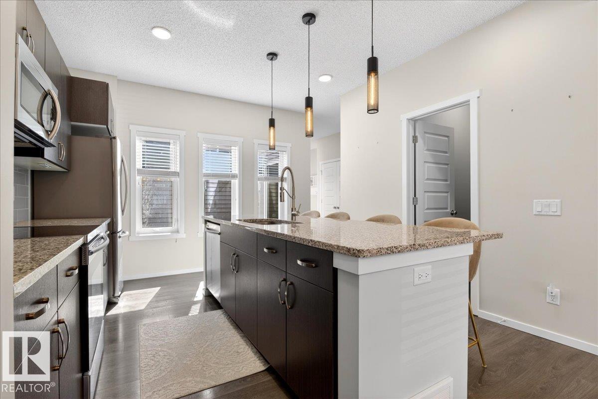 19721 27 AV NW, Edmonton