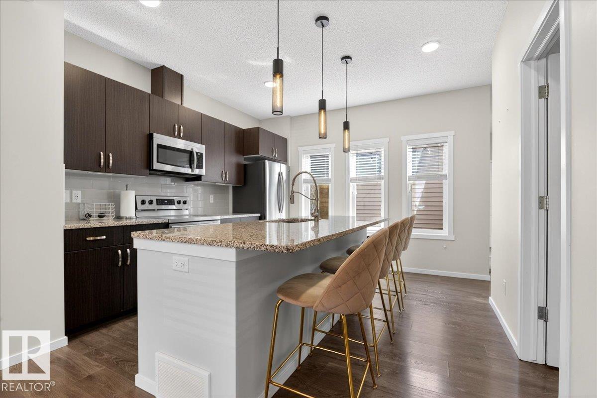 19721 27 AV NW, Edmonton