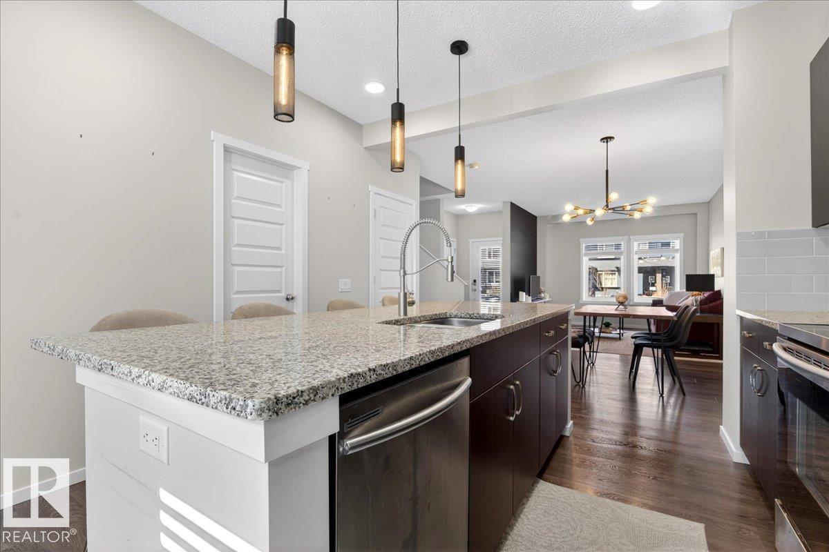 19721 27 AV NW, Edmonton