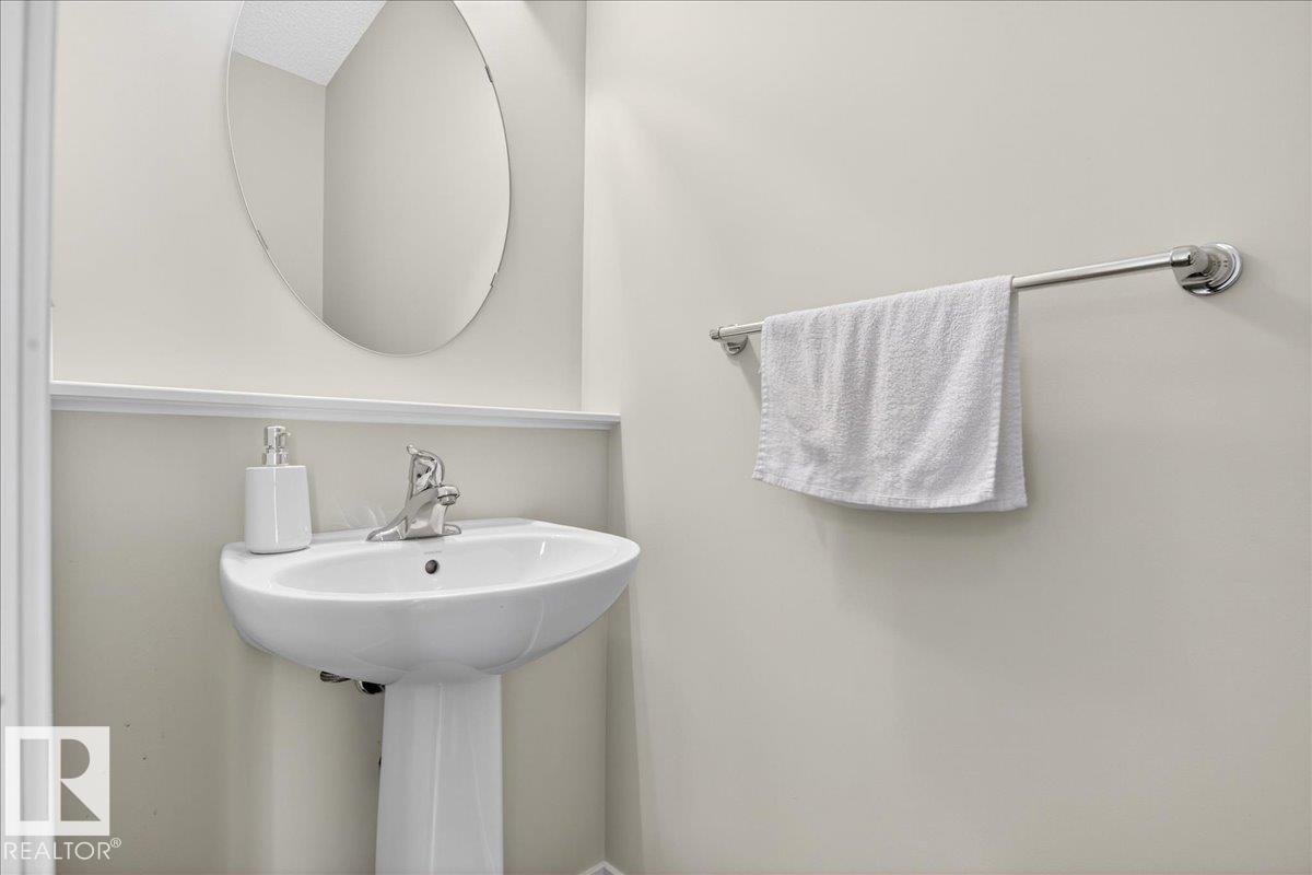 19721 27 AV NW, Edmonton