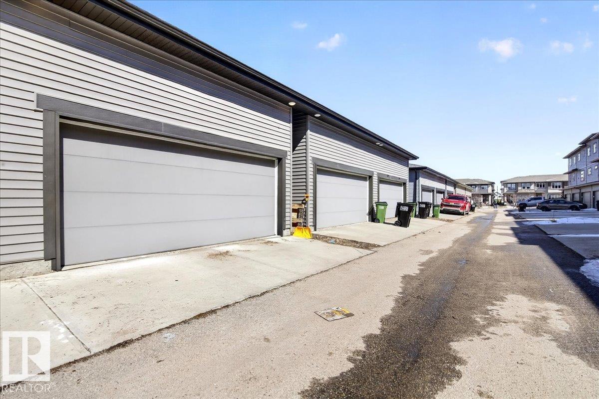 19721 27 AV NW, Edmonton