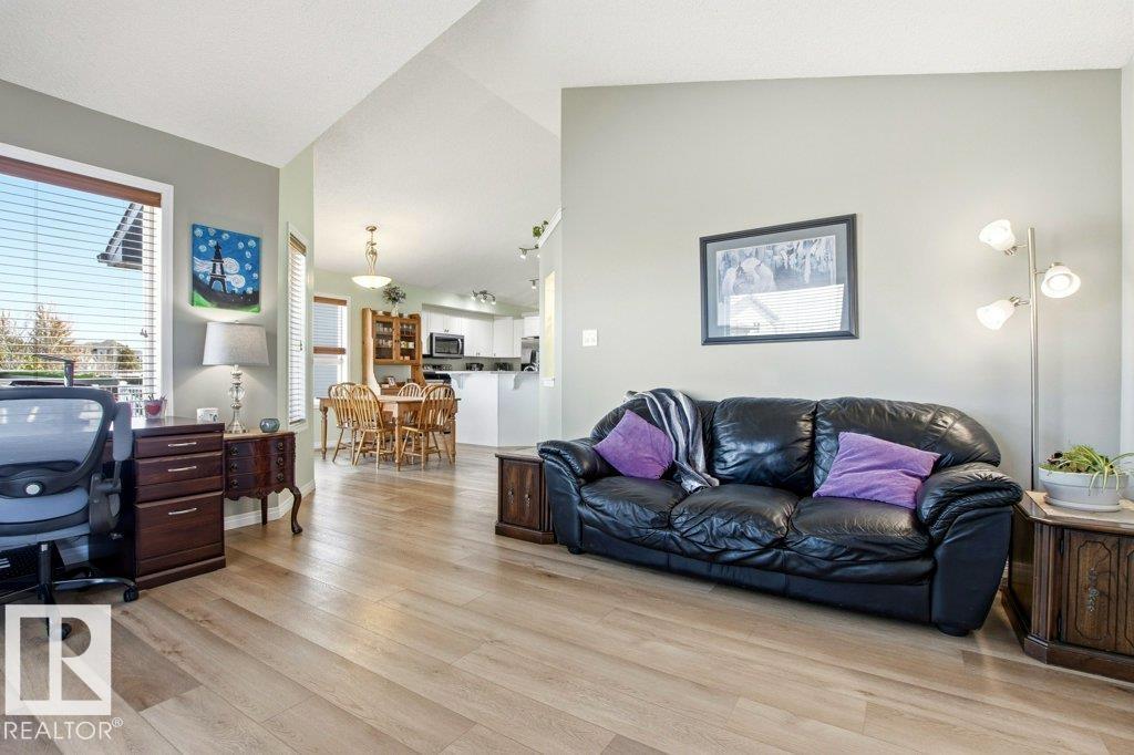 3426 21A ST NW, Edmonton