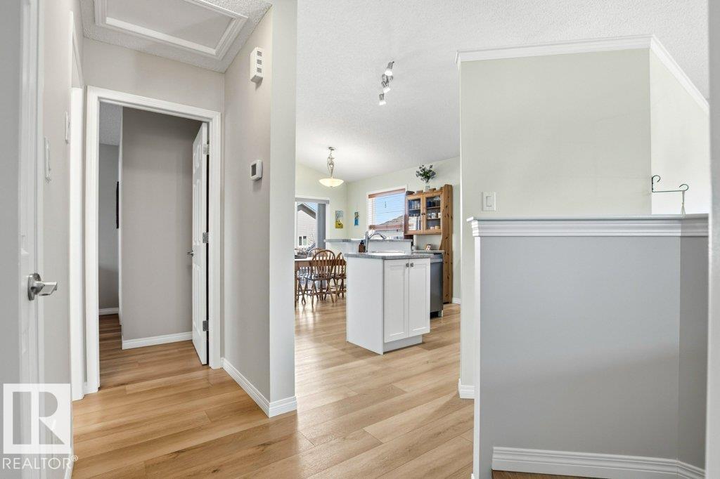 3426 21A ST NW, Edmonton