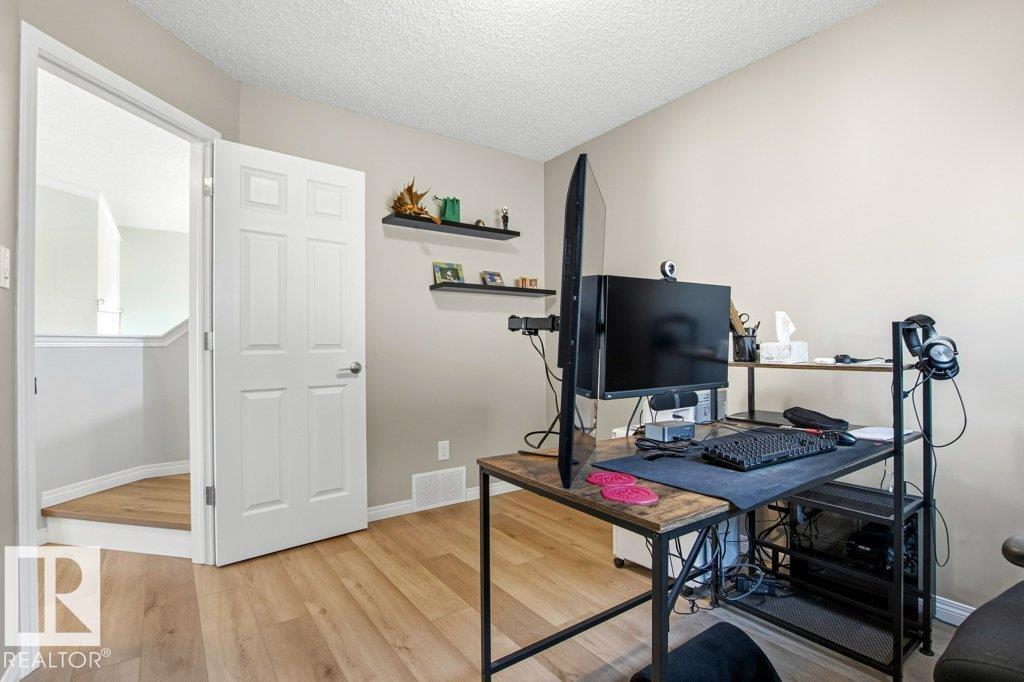 3426 21A ST NW, Edmonton