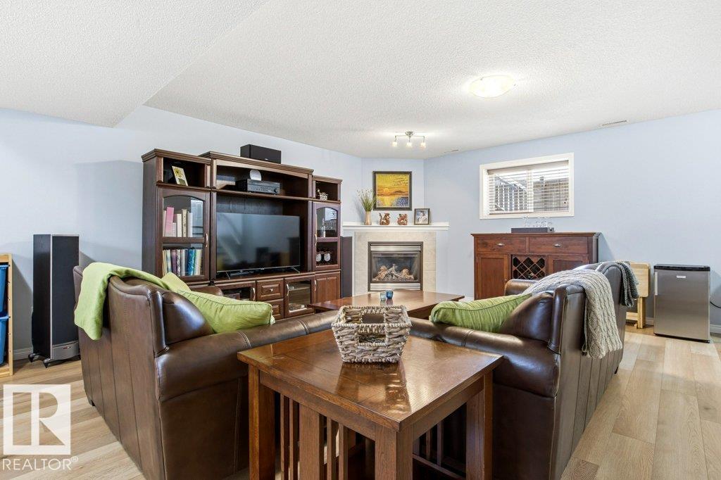 3426 21A ST NW, Edmonton