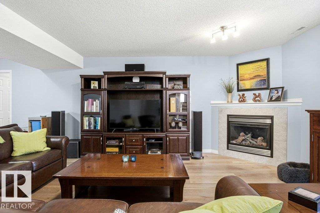 3426 21A ST NW, Edmonton