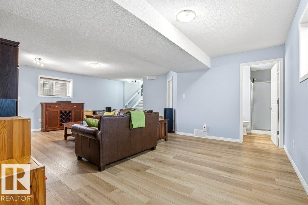 3426 21A ST NW, Edmonton