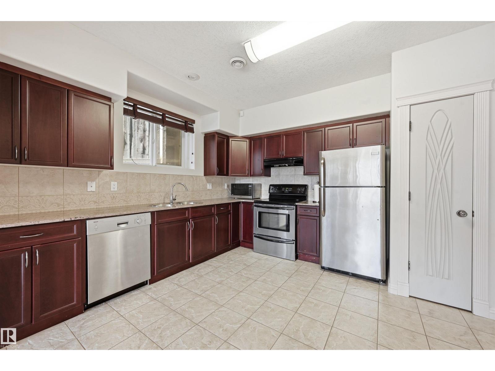 2423 TEGLER GR NW, Edmonton