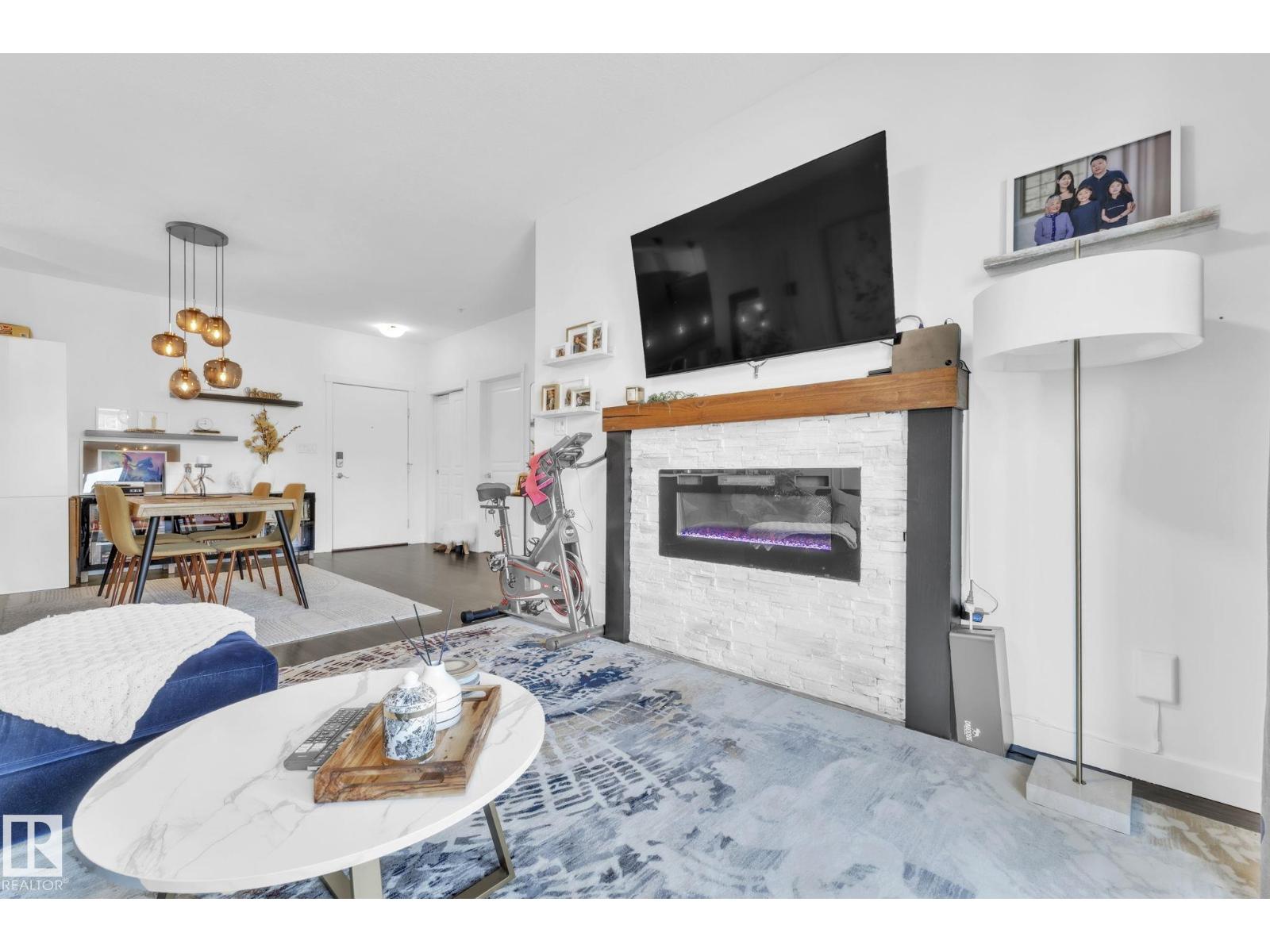 #203 812 WELSH DR SW, Edmonton