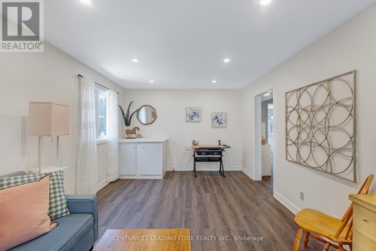 22 HAVAGAL CRESCENT - 21