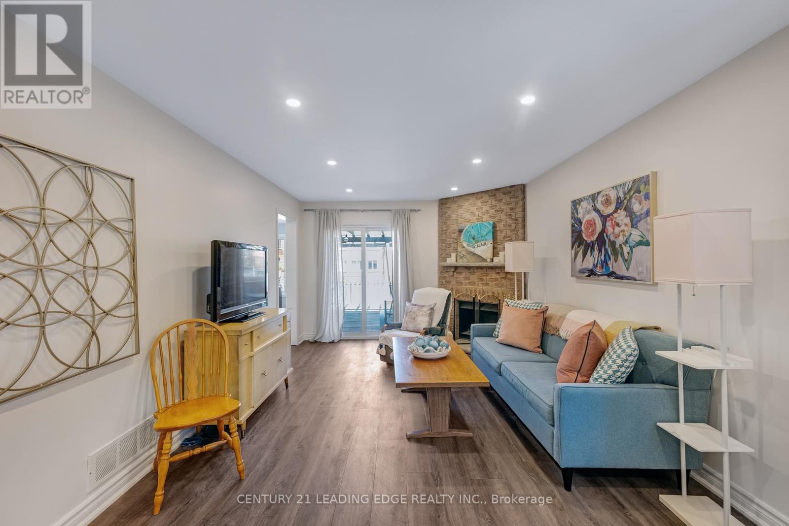 22 HAVAGAL CRESCENT - 22