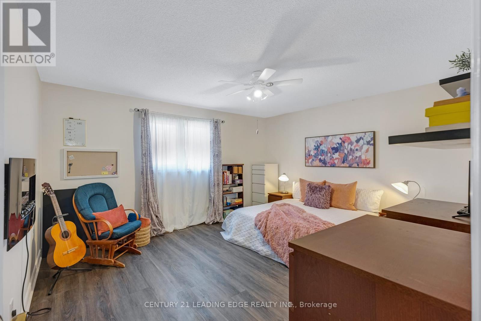 22 HAVAGAL CRESCENT - 28