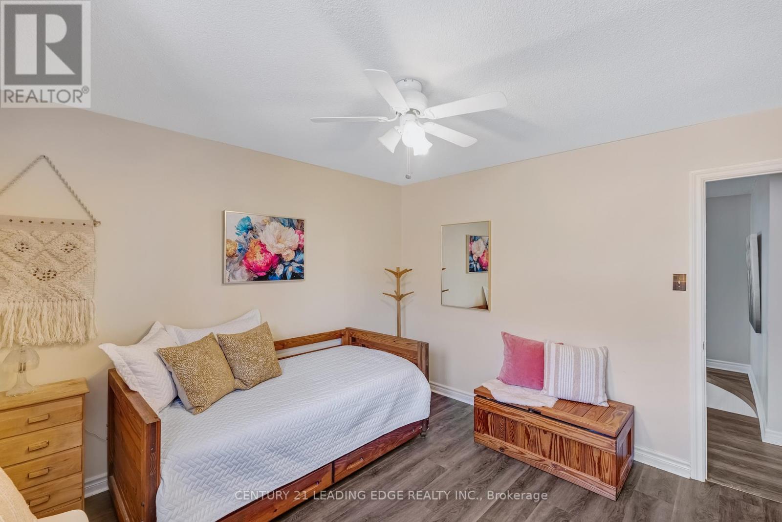 22 HAVAGAL CRESCENT - 29