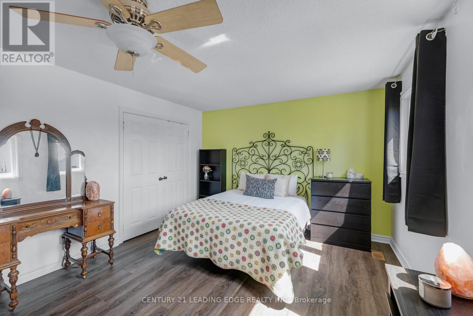 22 HAVAGAL CRESCENT - 31