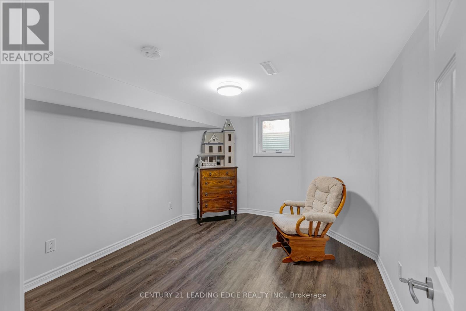 22 HAVAGAL CRESCENT - 37