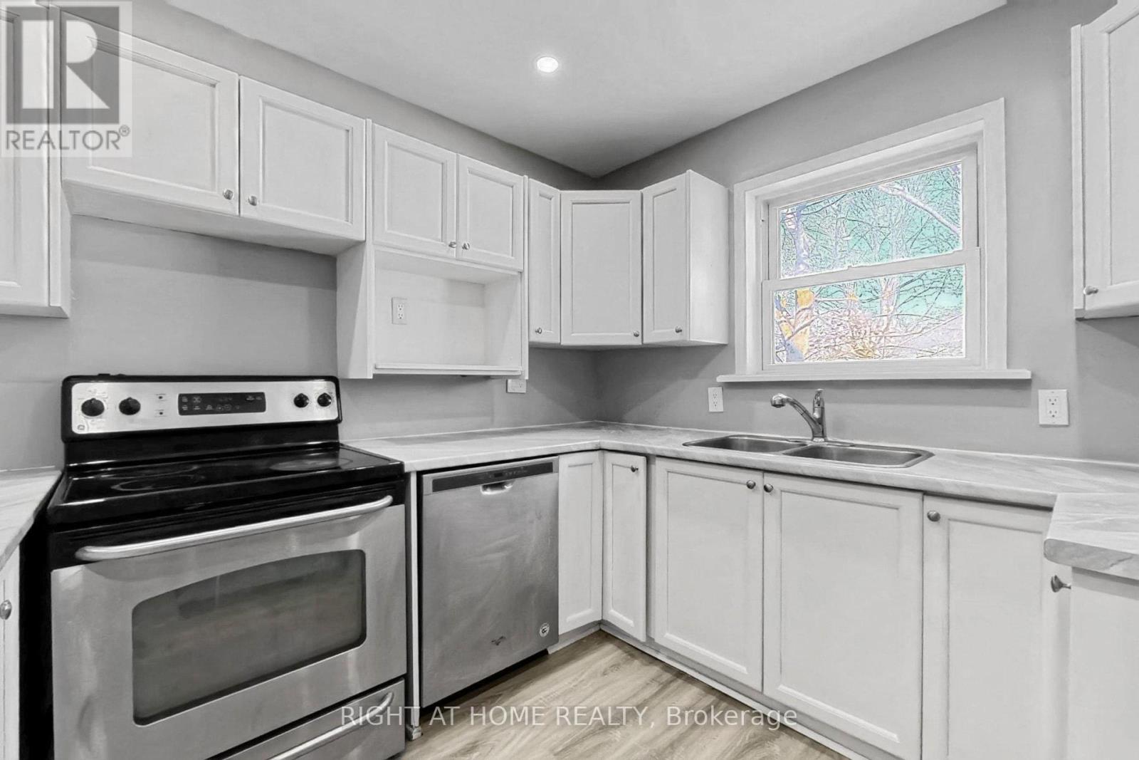19 ALFRED STREET W - 11