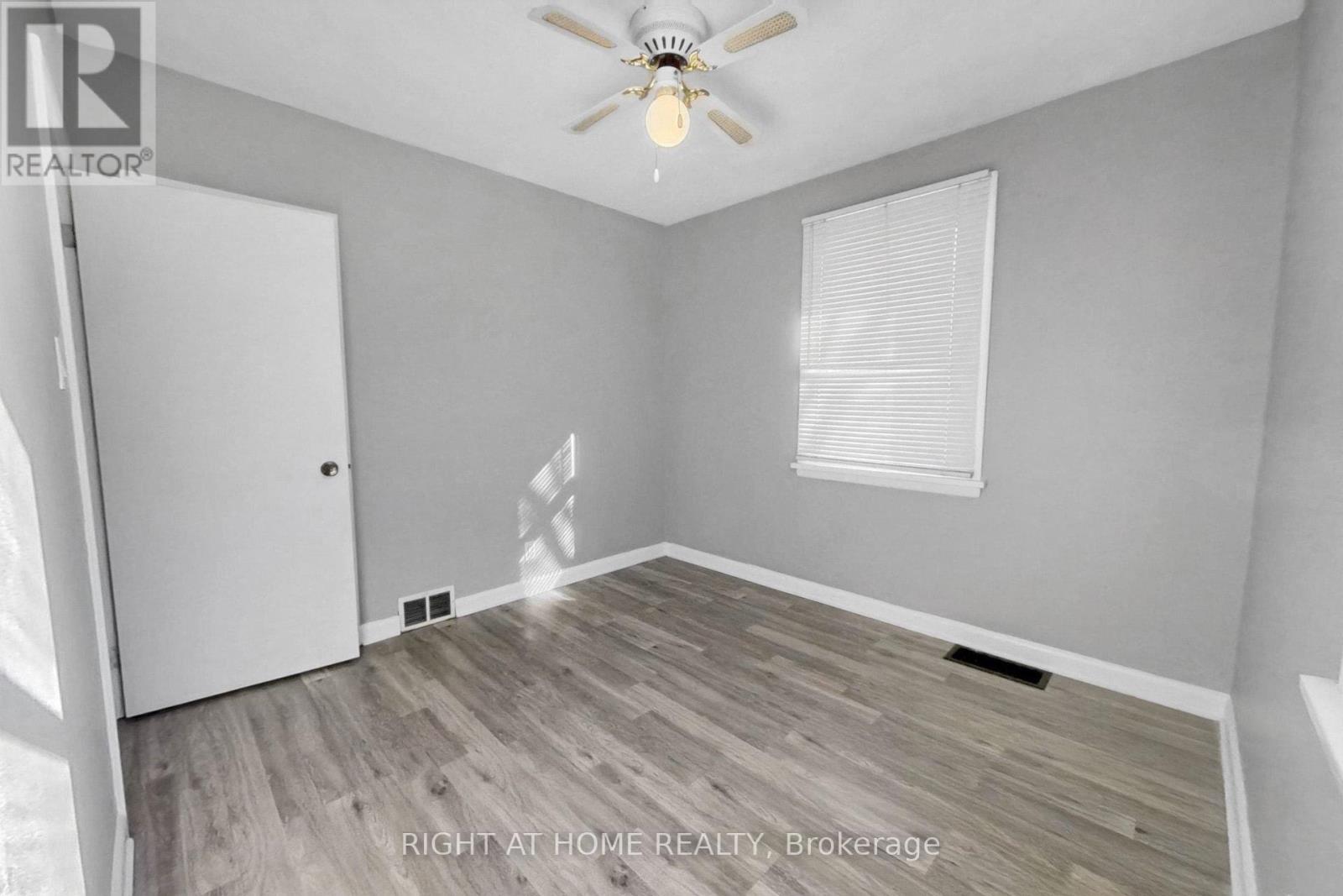 19 ALFRED STREET W - 22