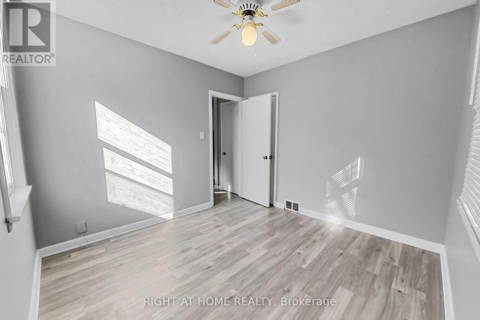 19 ALFRED STREET W - 23