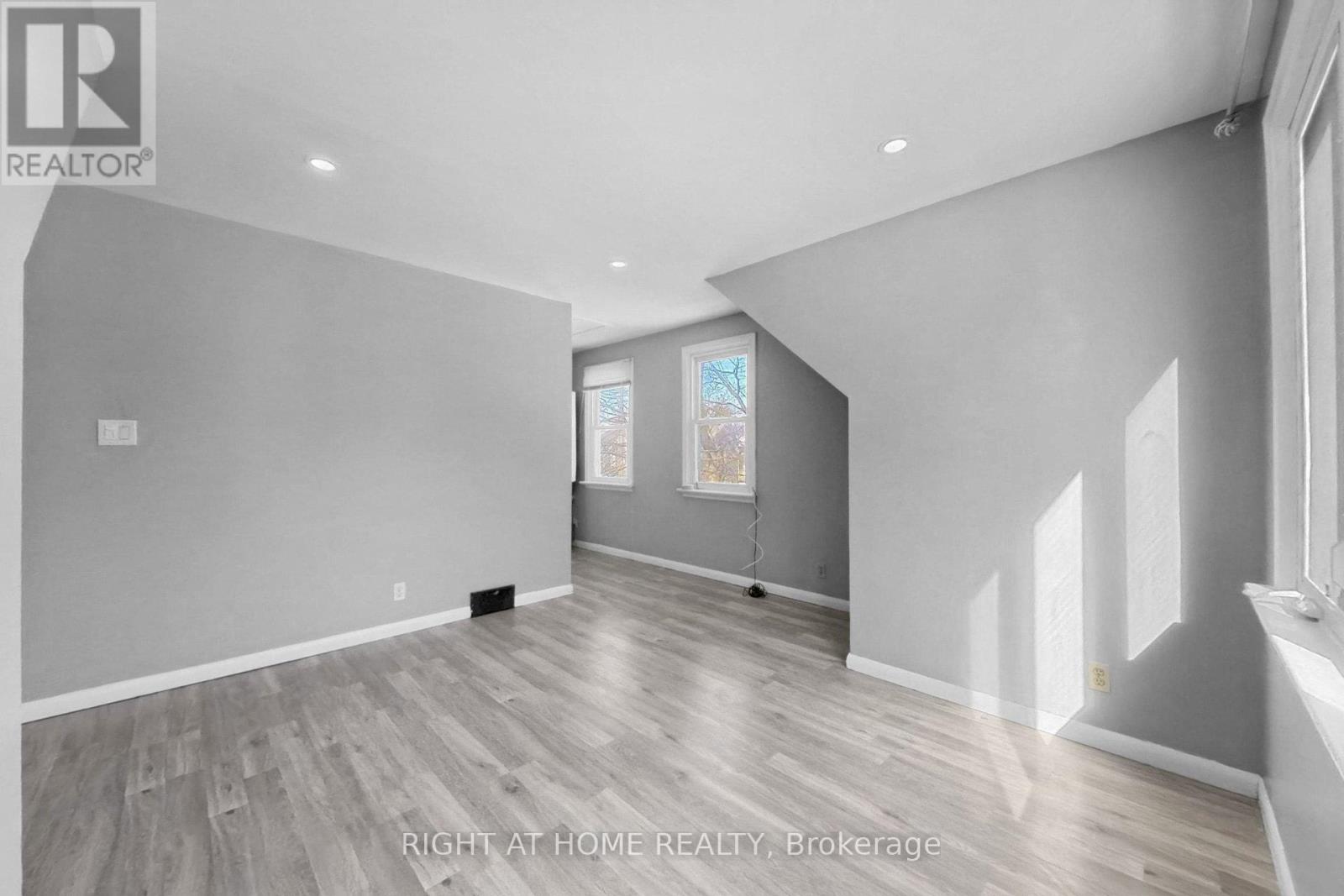 19 ALFRED STREET W - 34