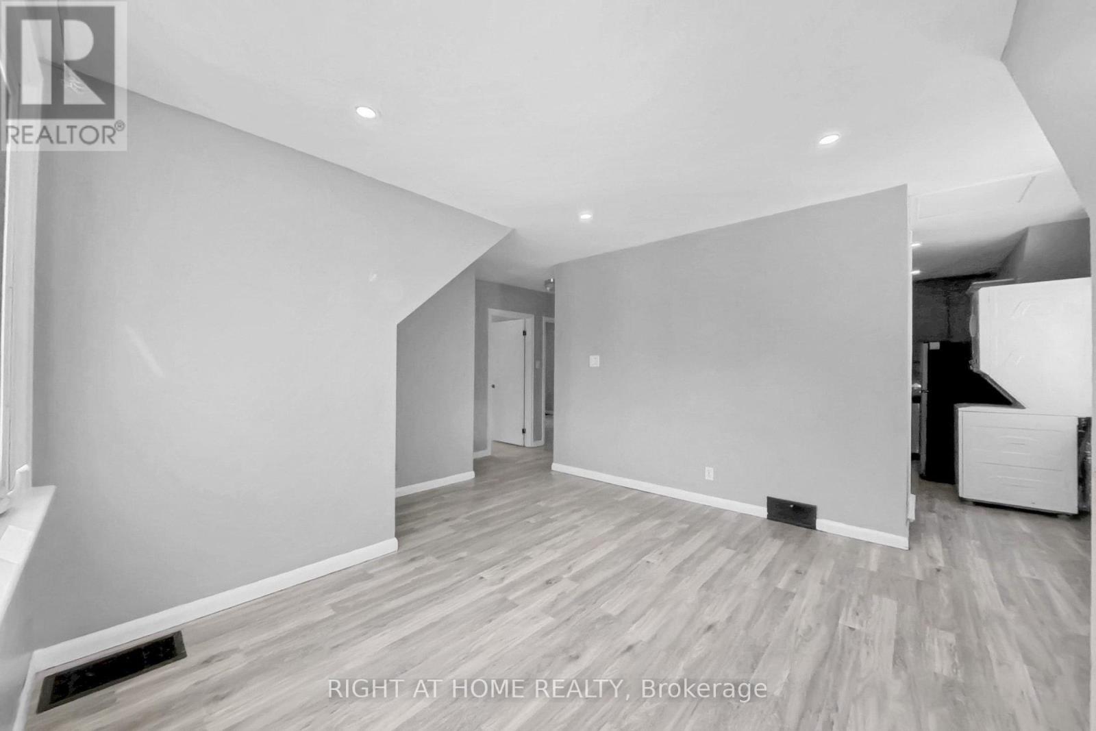 19 ALFRED STREET W - 35
