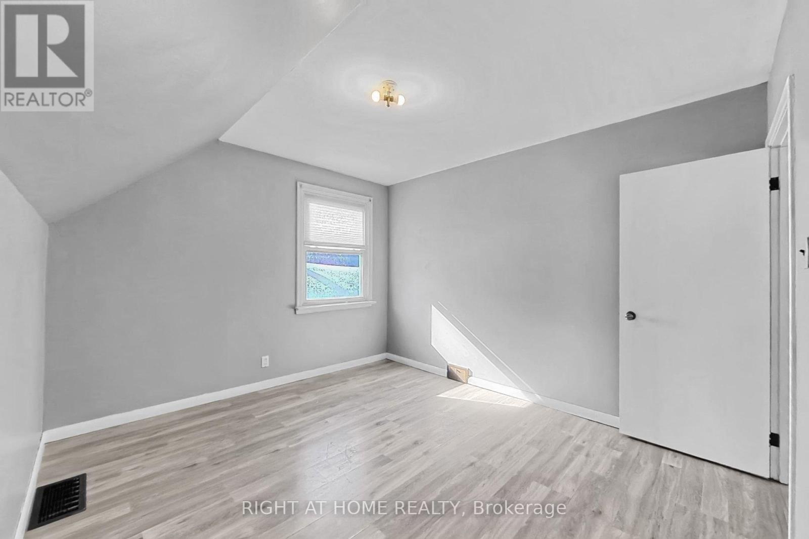 19 ALFRED STREET W - 46