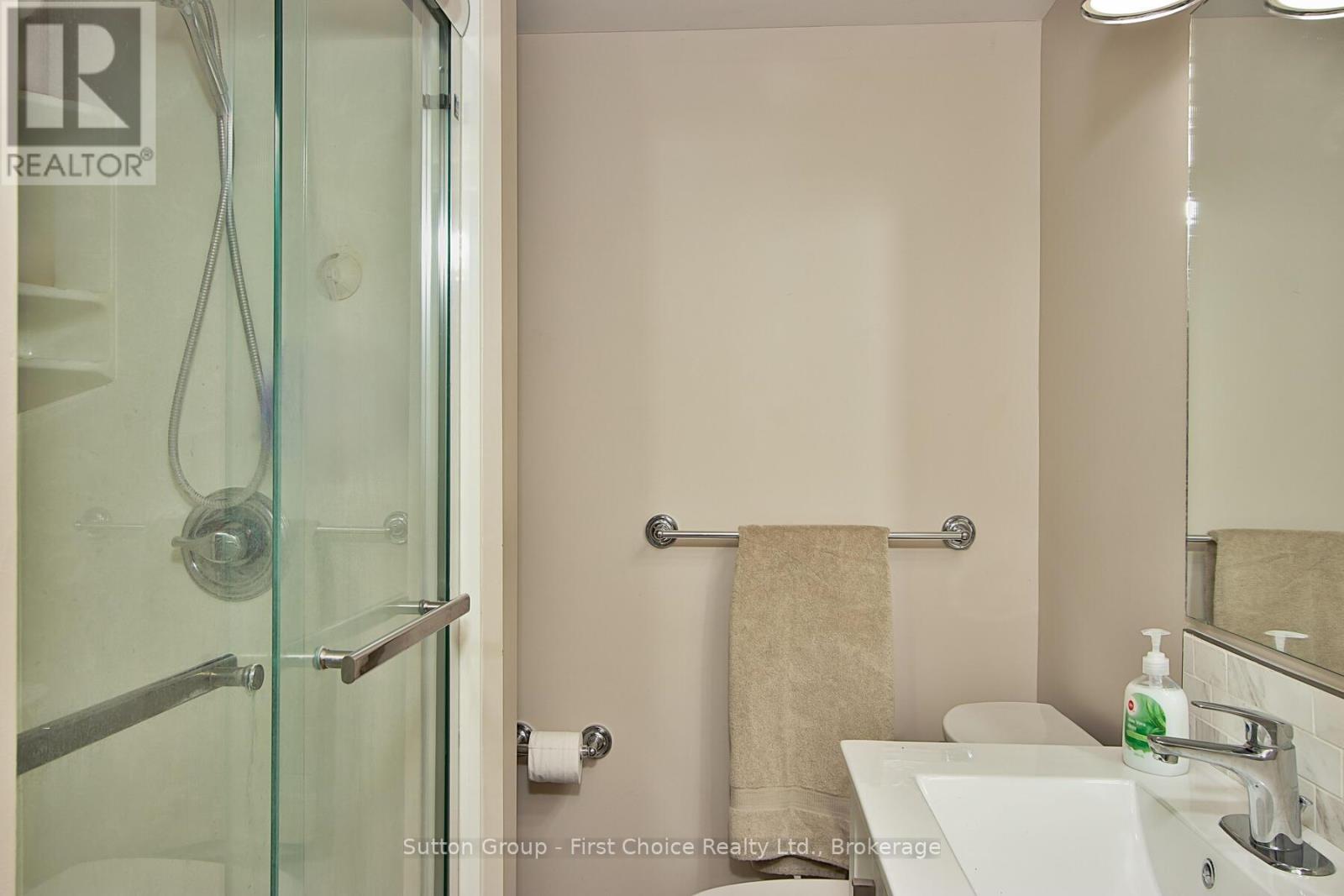 Lower Unit - Bathroom