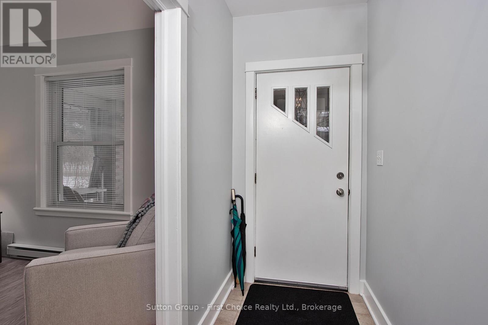 Main Floor - Entrance