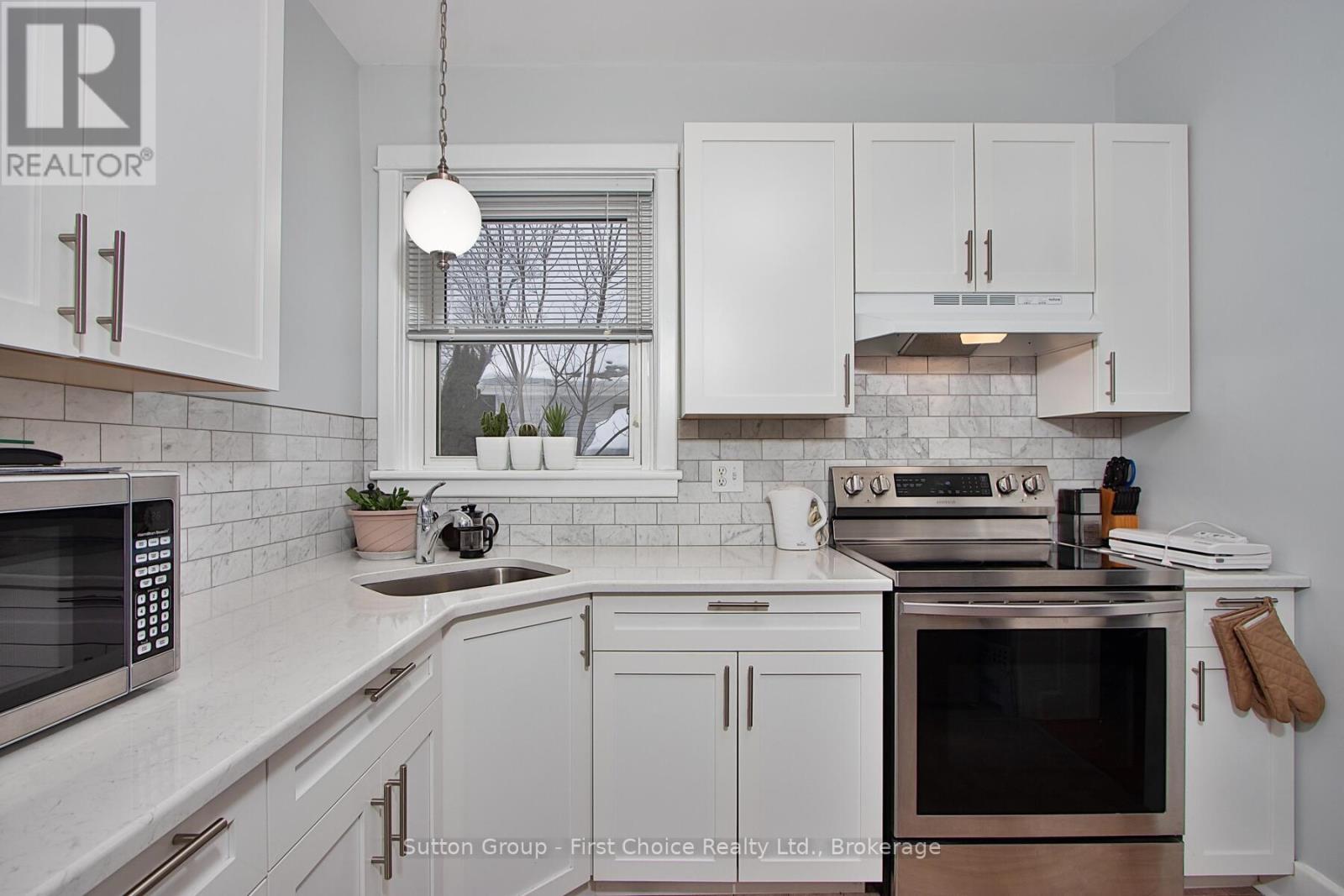 Main Floor - Kitchen