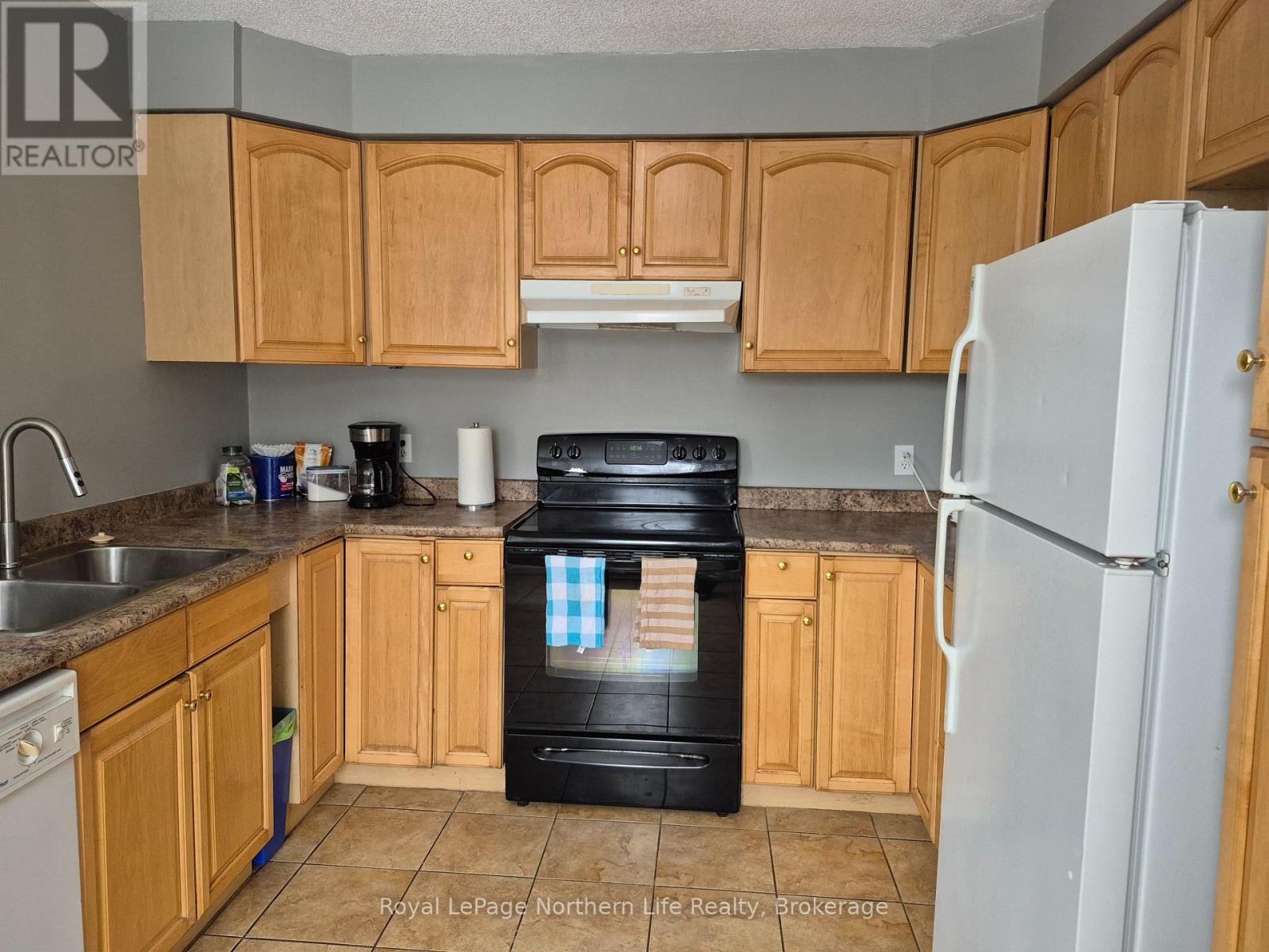 26 ARBUTUS TRAIL - 15