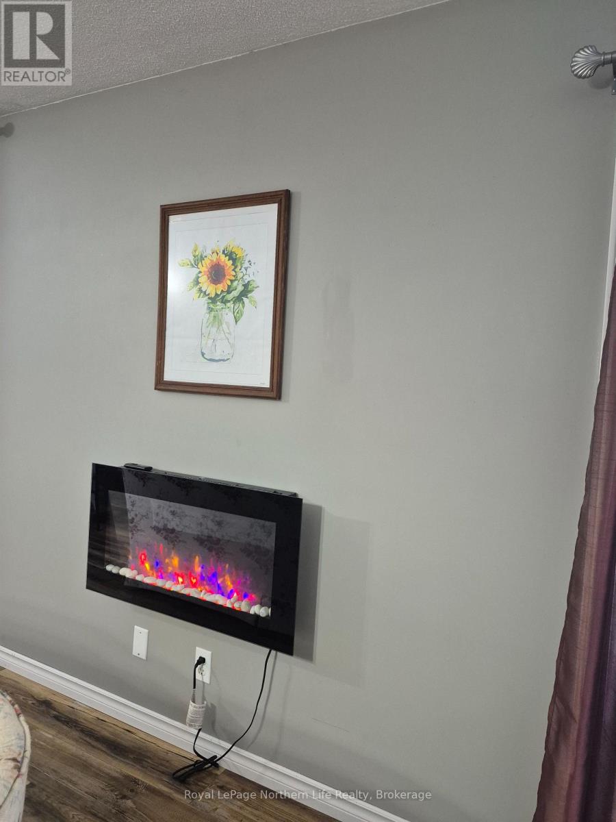 26 ARBUTUS TRAIL - 20