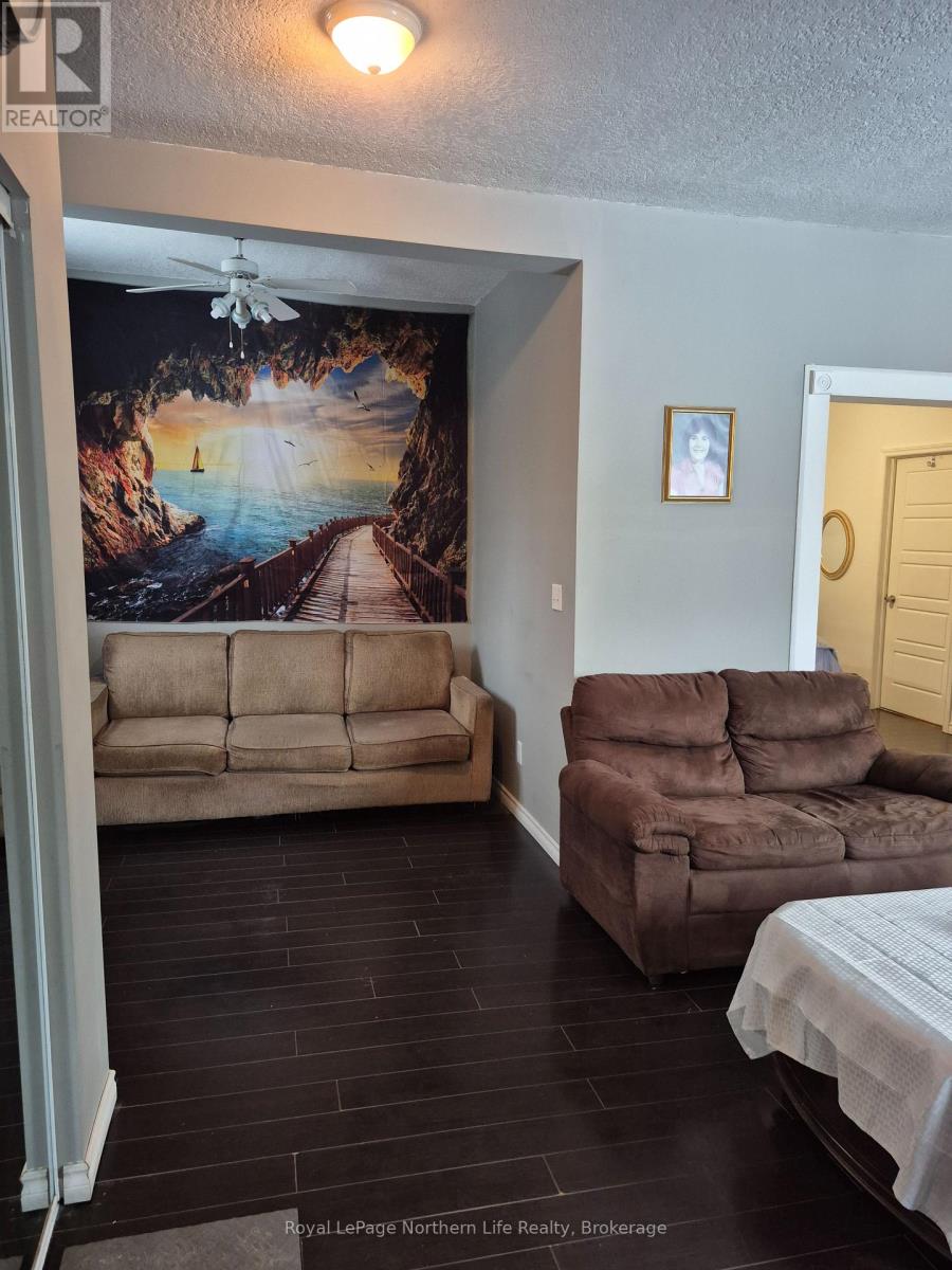 26 ARBUTUS TRAIL - 5