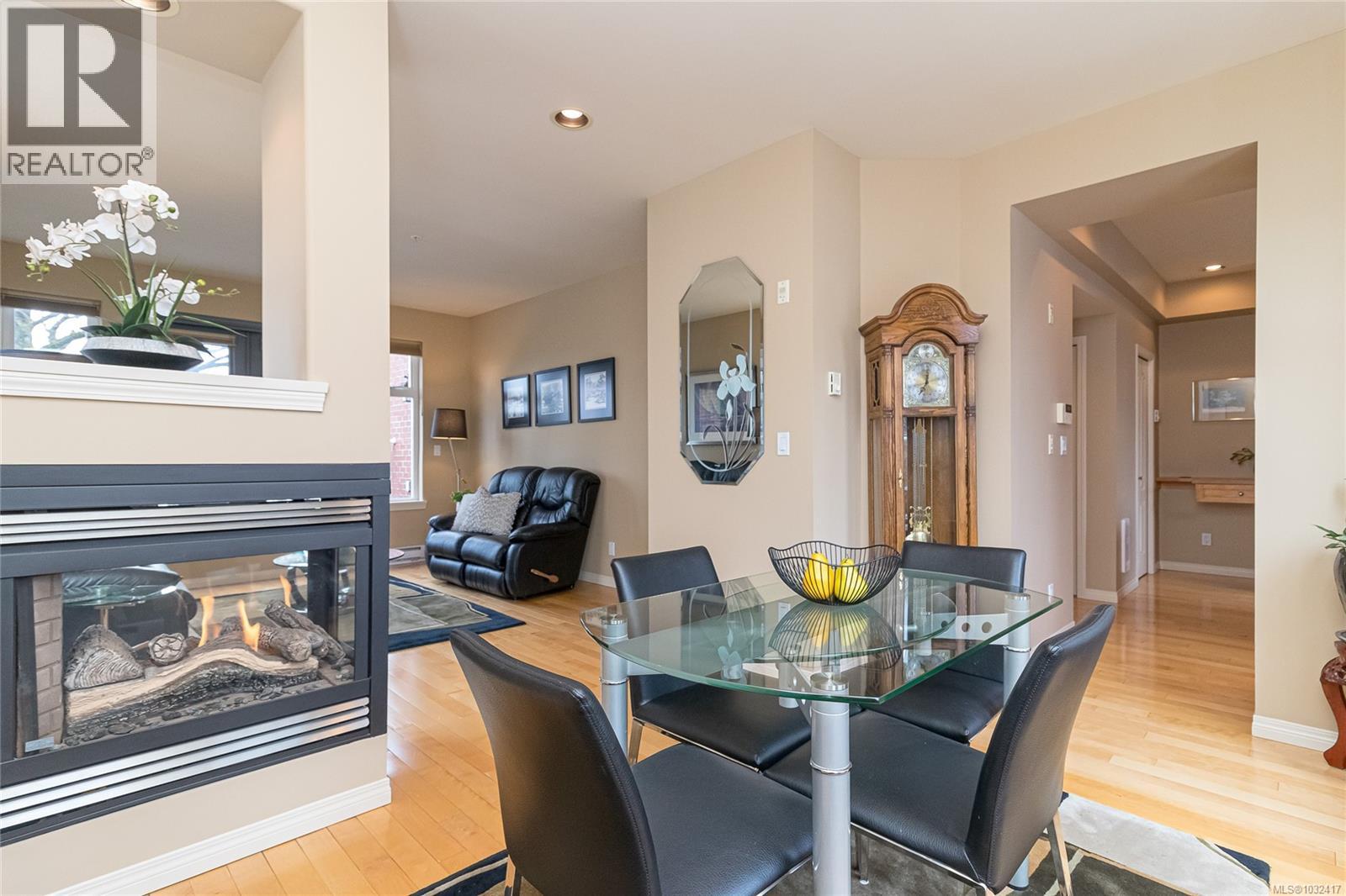 #6 60 DALLAS RD - 10