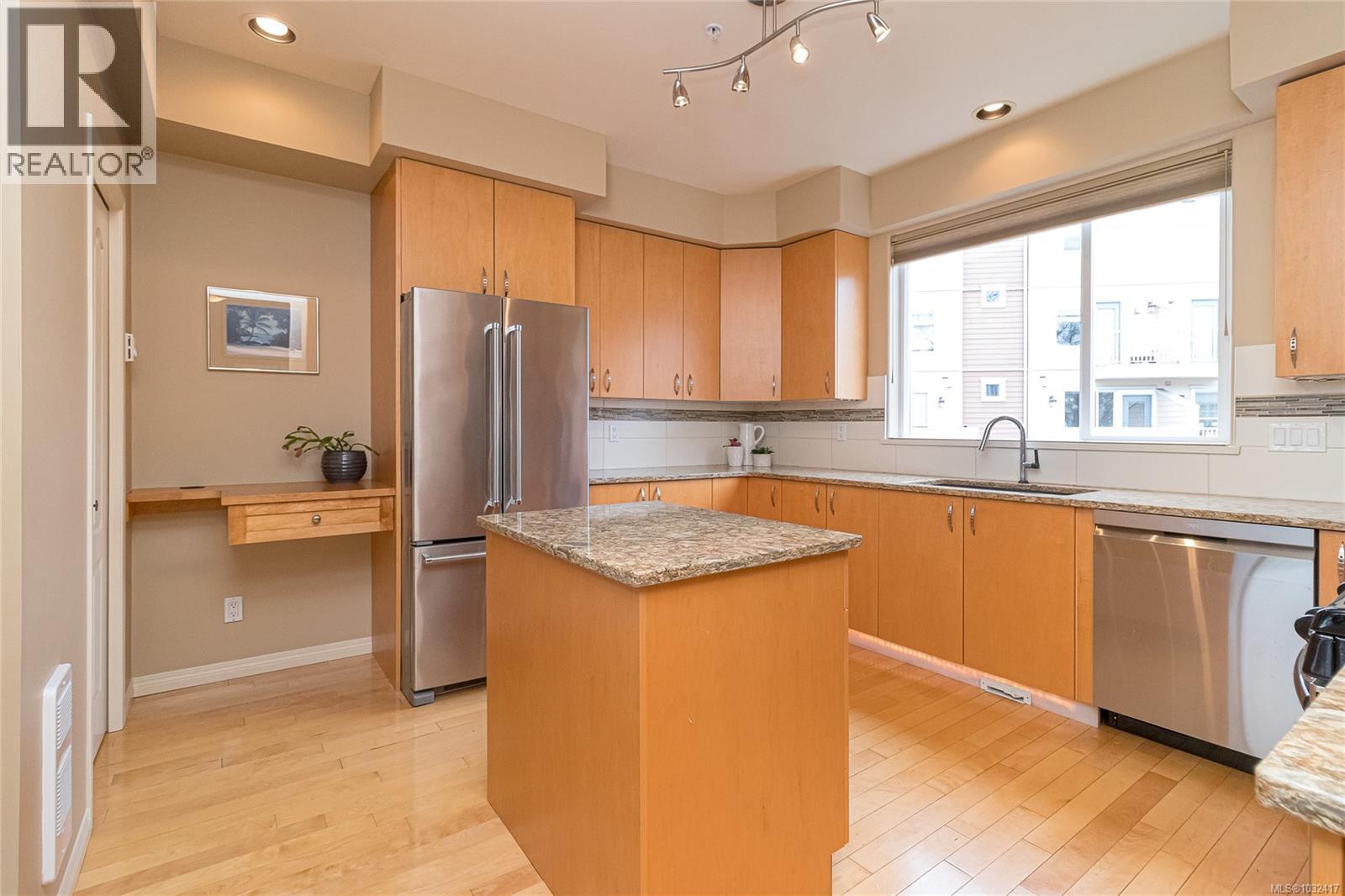 #6 60 DALLAS RD - 11