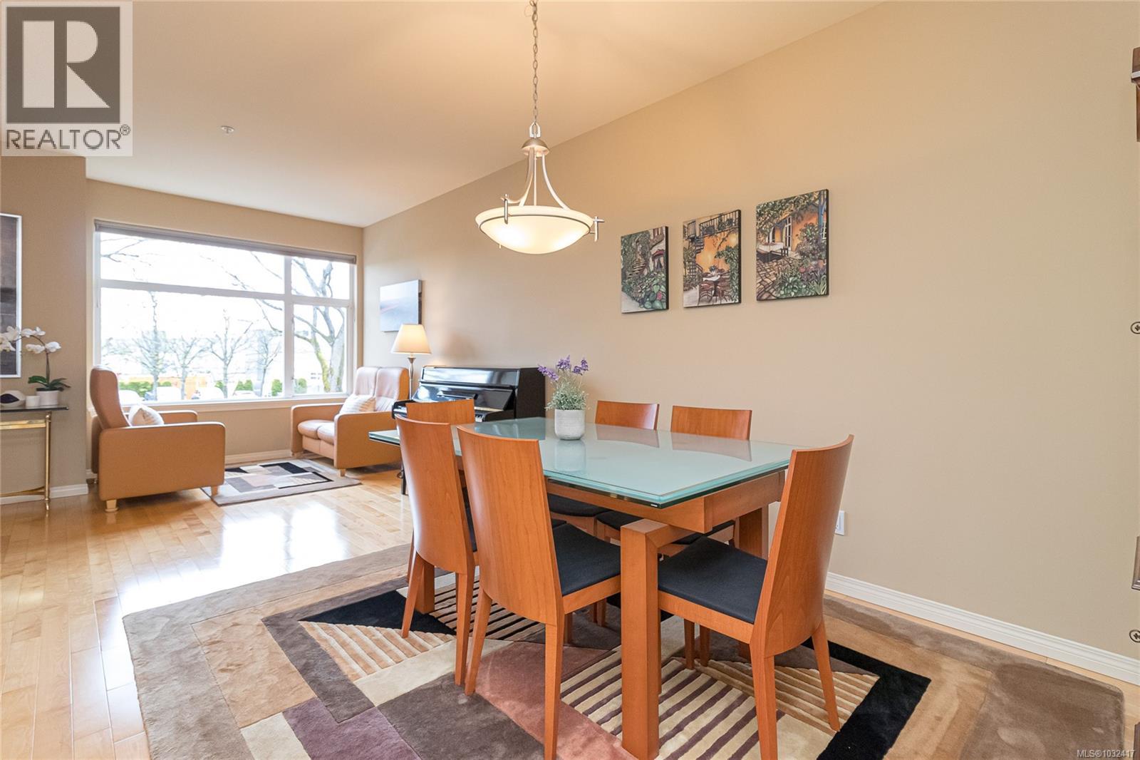 #6 60 DALLAS RD - 16