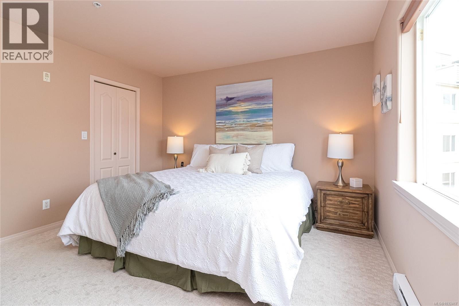 #6 60 DALLAS RD - 22