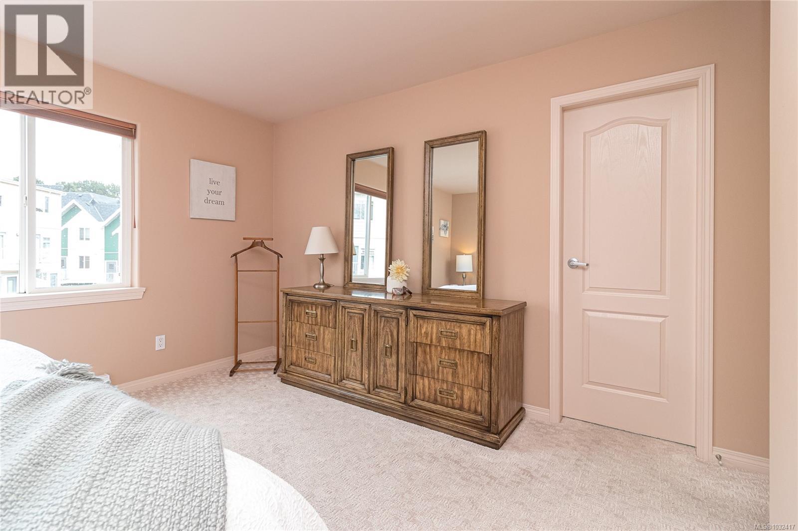 #6 60 DALLAS RD - 23