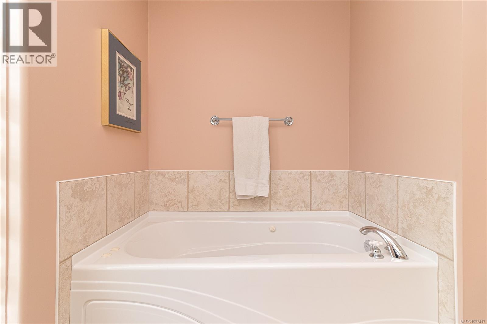 #6 60 DALLAS RD - 25