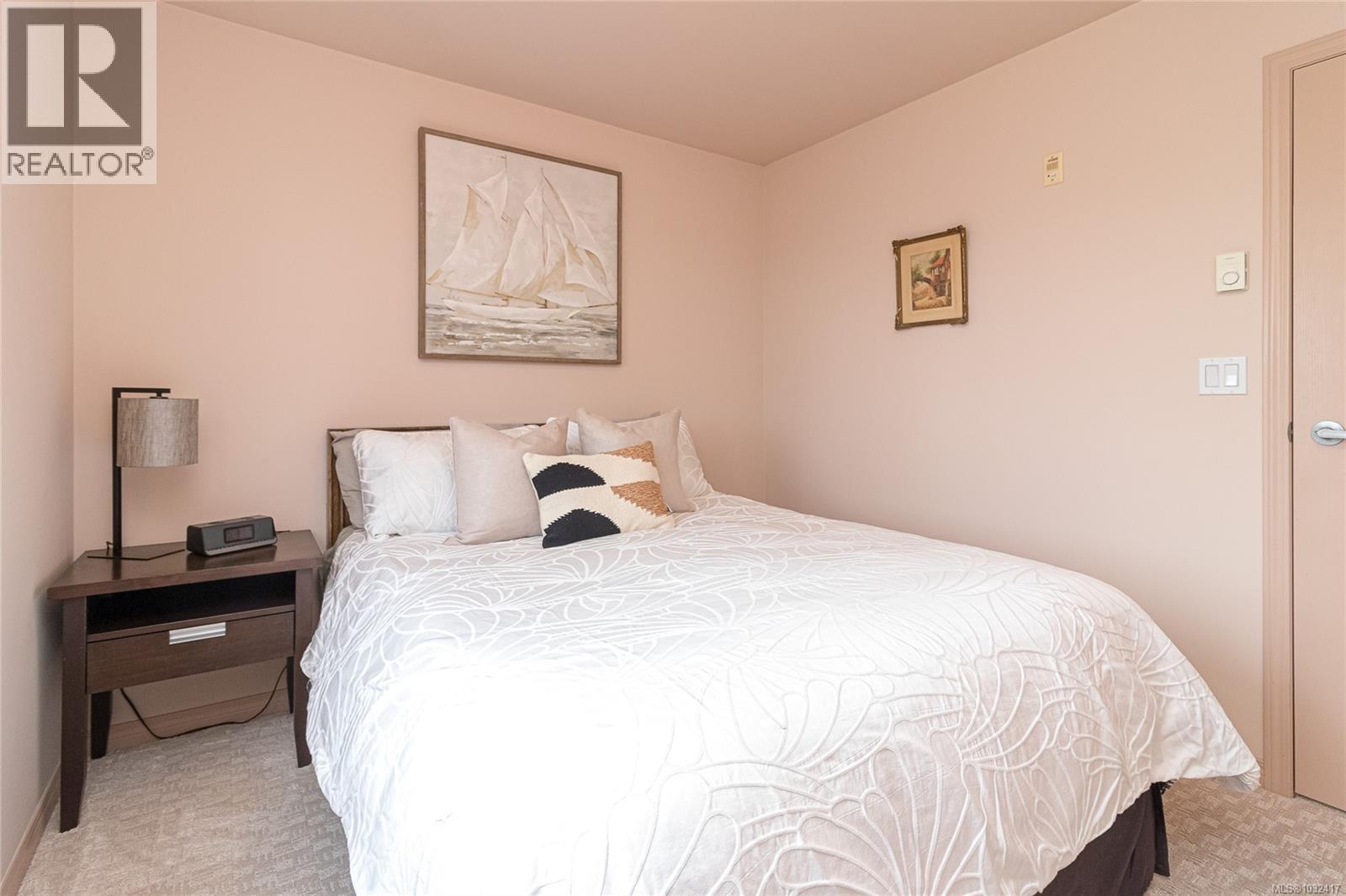 #6 60 DALLAS RD - 27