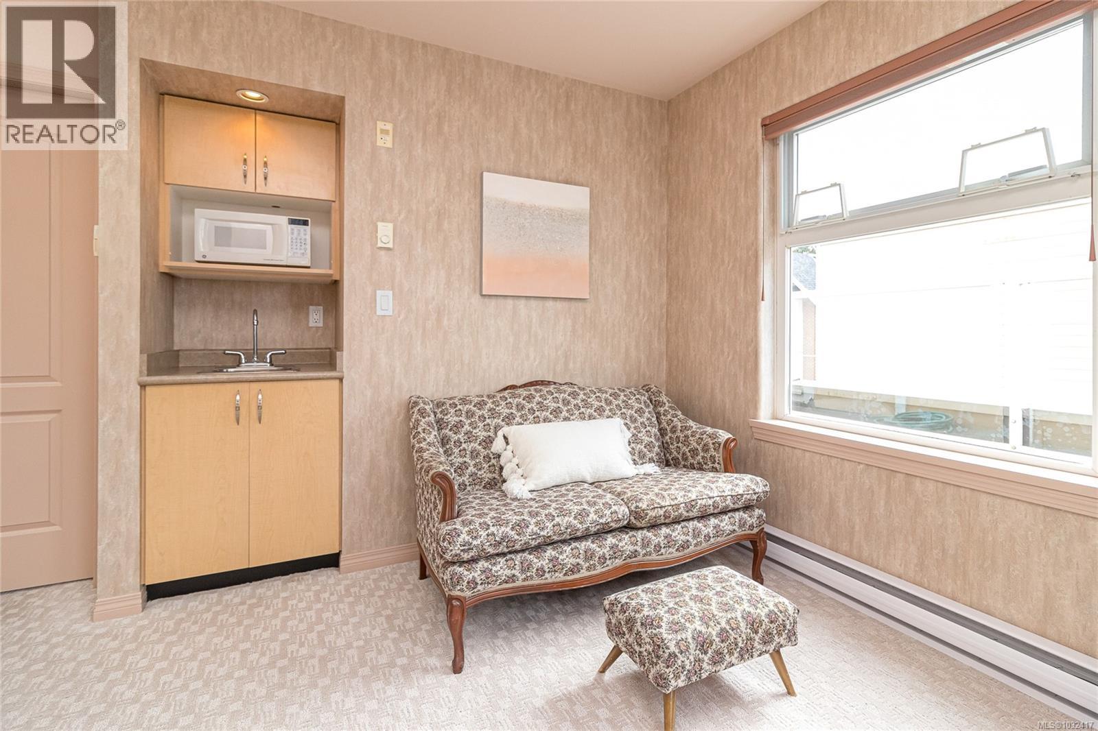 #6 60 DALLAS RD - 29