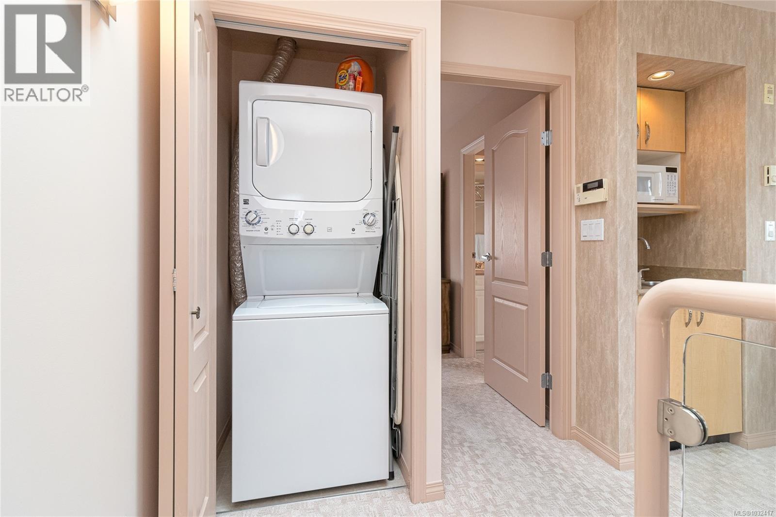 #6 60 DALLAS RD - 32