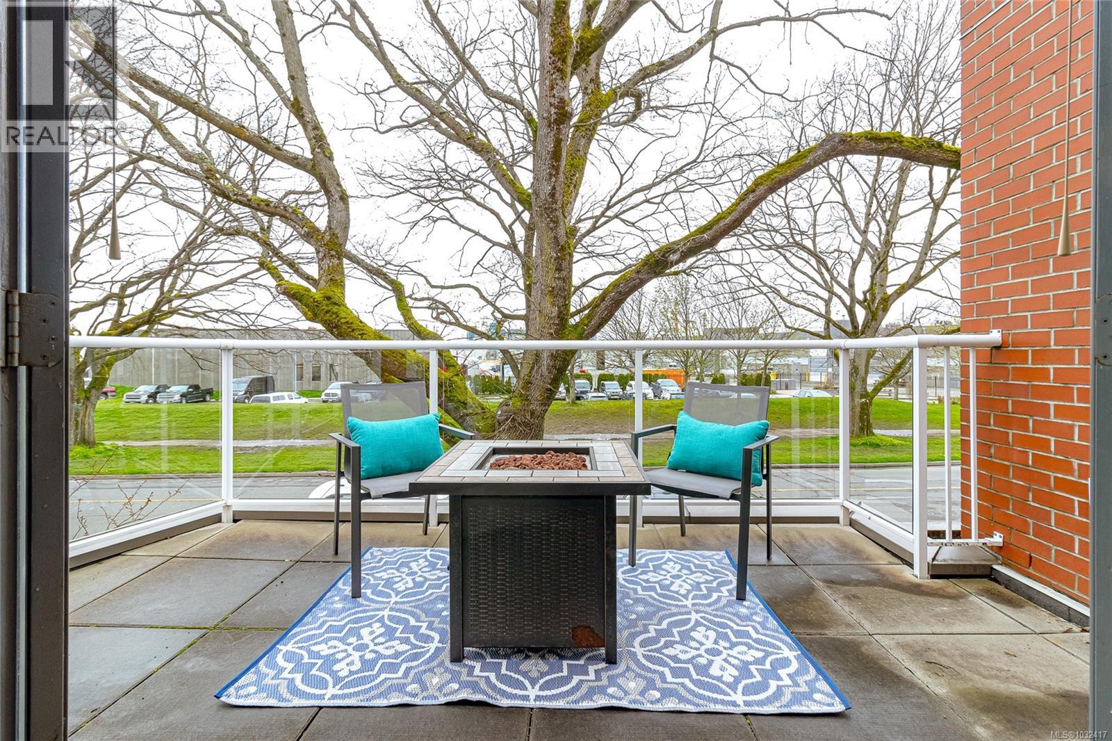 #6 60 DALLAS RD - 34