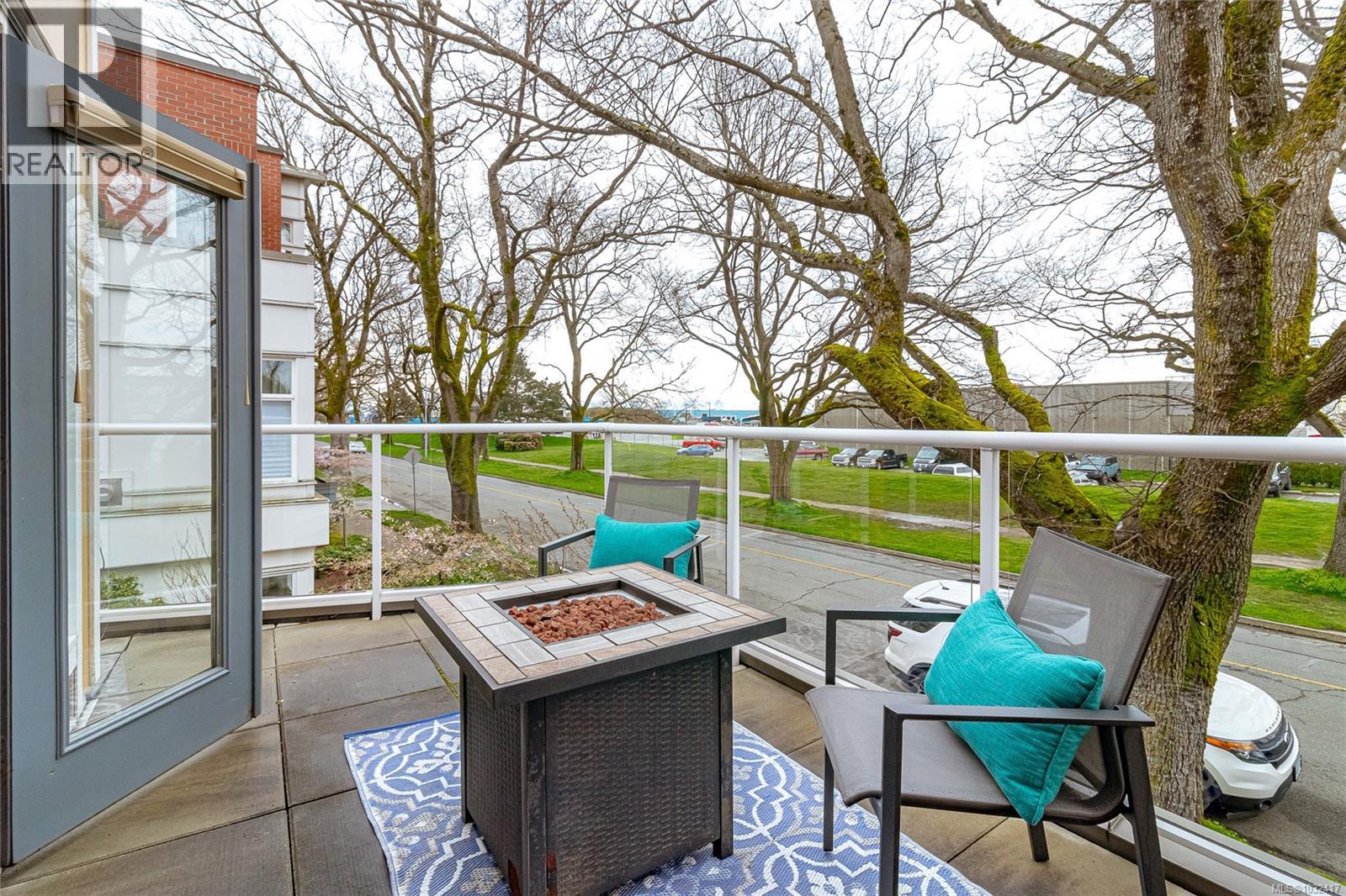 #6 60 DALLAS RD - 35