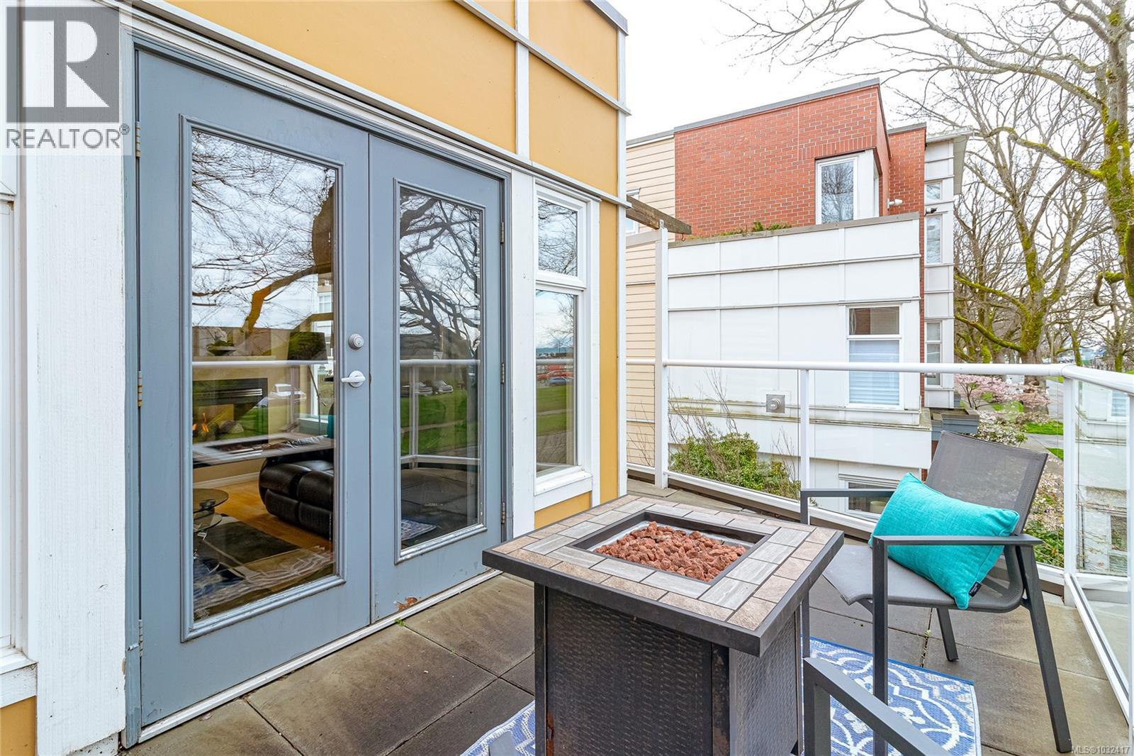 #6 60 DALLAS RD - 36