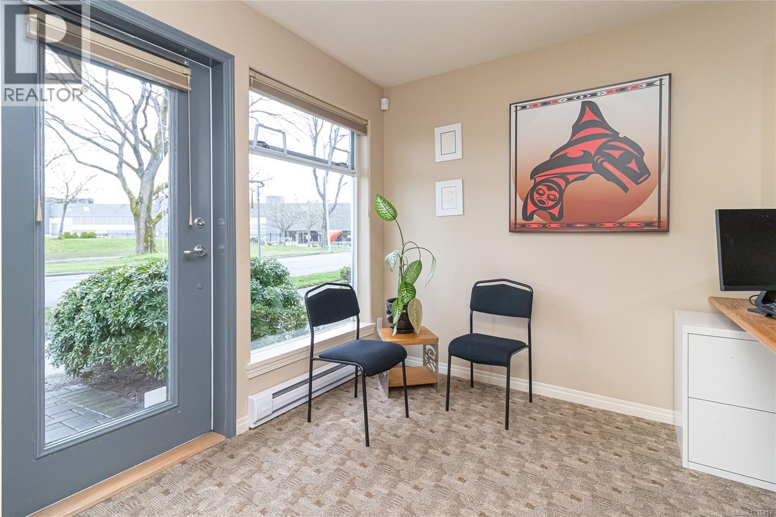 #6 60 DALLAS RD - 40